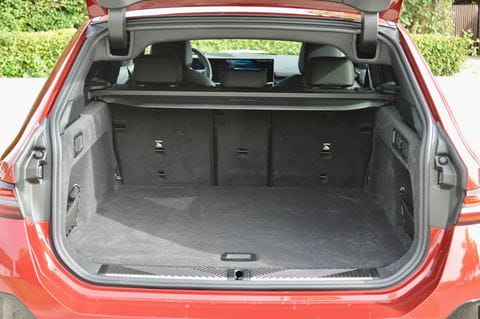 BMW-i5-Touring_0388_tiny