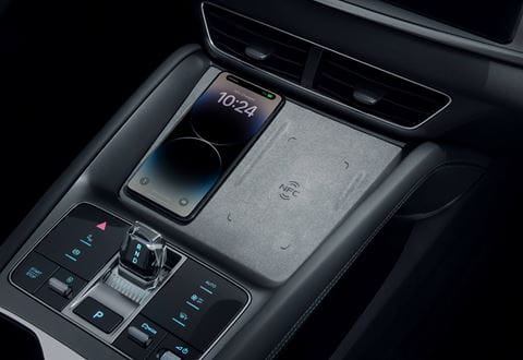 BYD-SEALION-7_LHD_Interior_Black_Wireless-Charging_download (1)