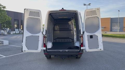 Mercedes eSprinter 4