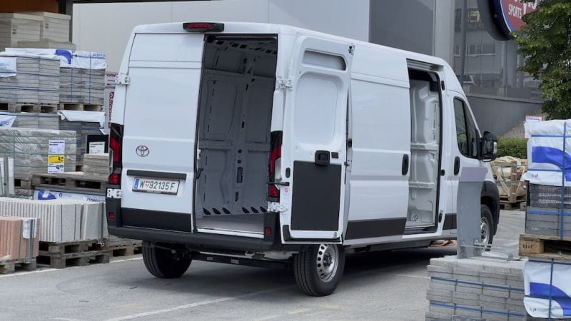 Toyota Proace MAX EV 2