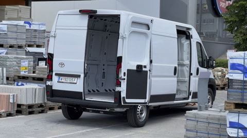 Toyota Proace MAX EV 2