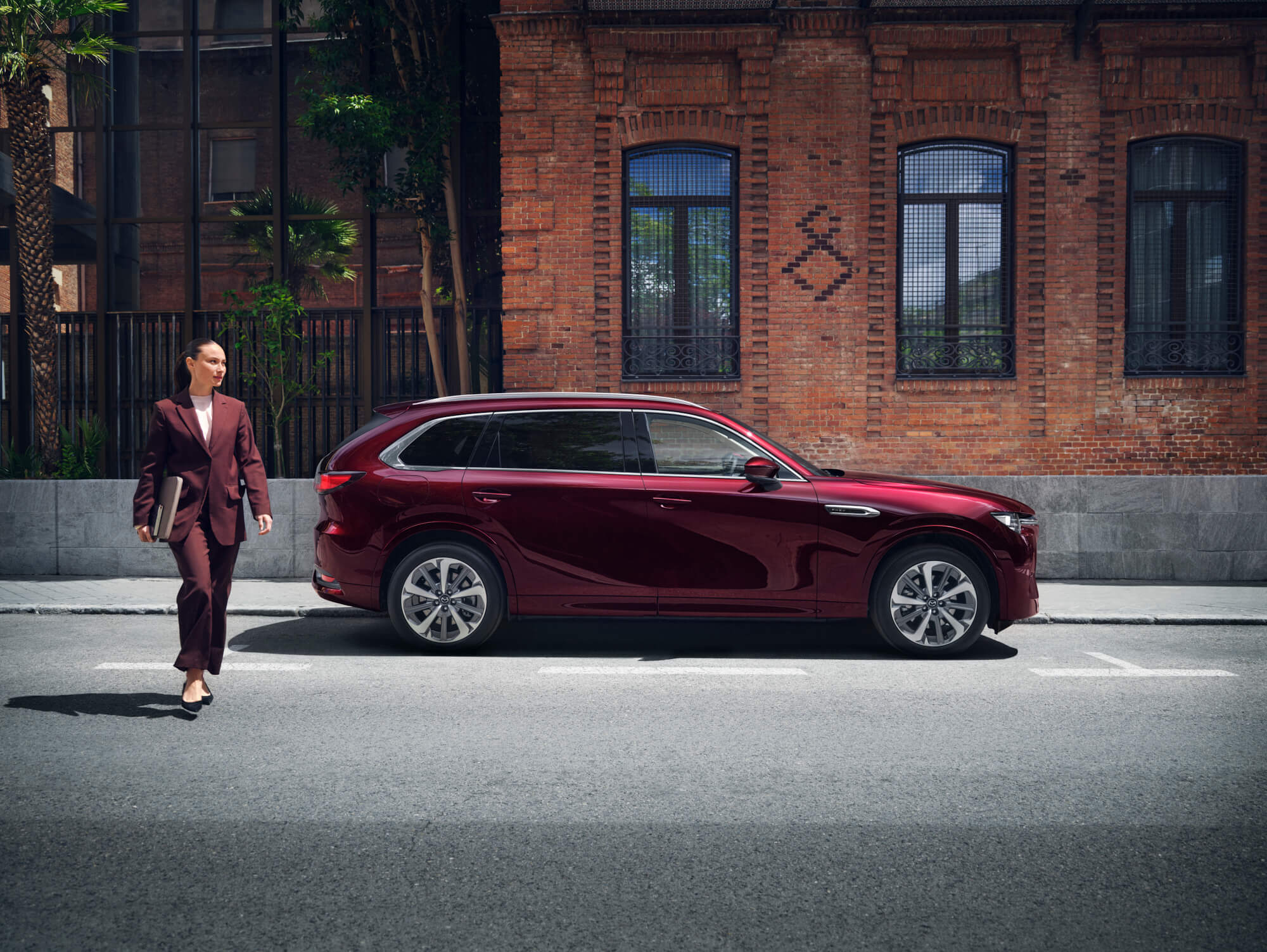 2025_CX-80_Launch_Sideshot_10