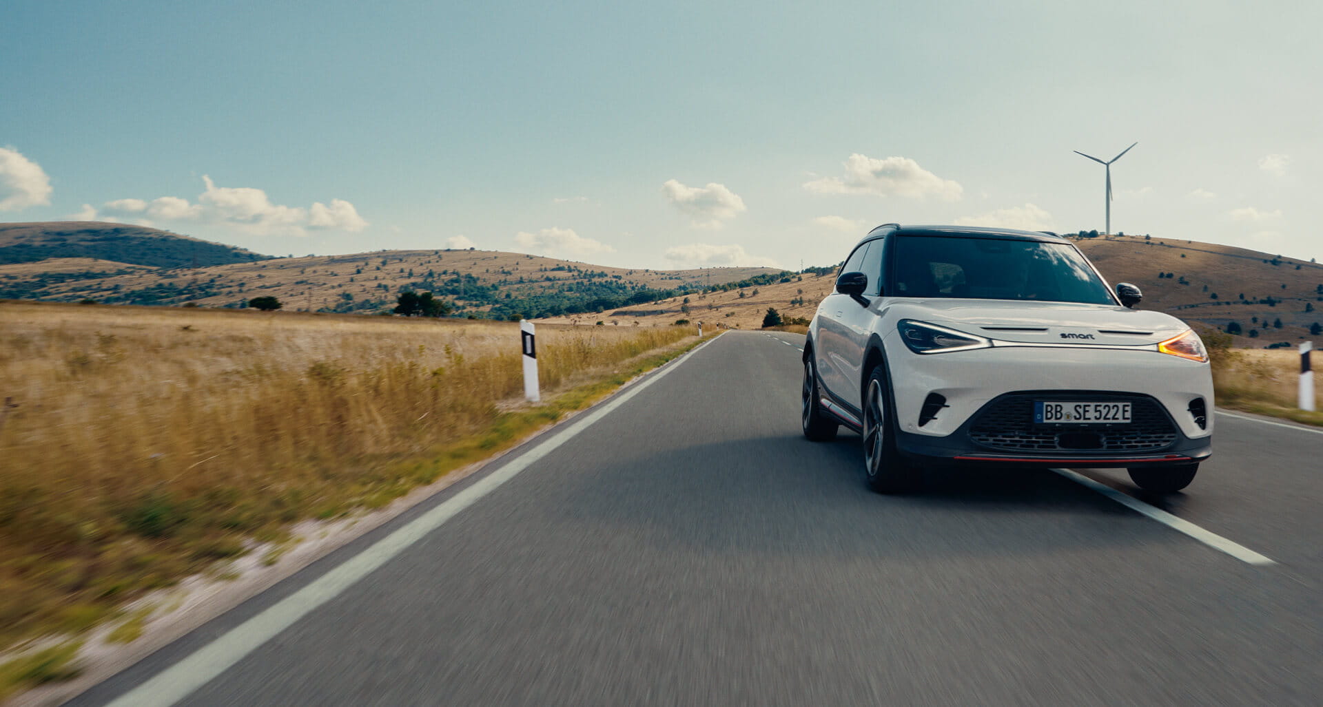 1-smart_Hashtag1_brabus_digital-white-metallic_photography_hashtag3-launch-campaign_004-300DPI