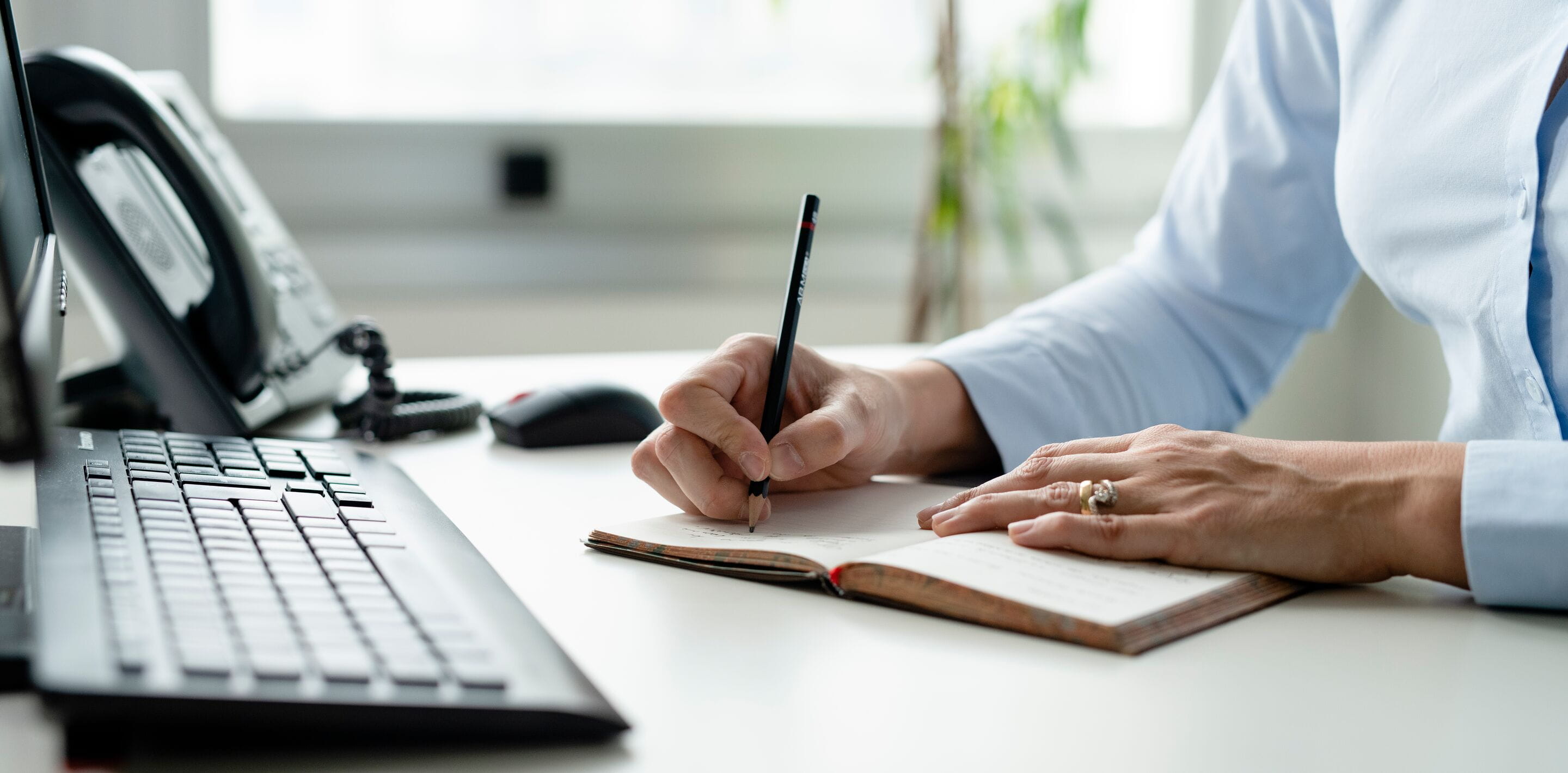 Website header large-IT_19_10