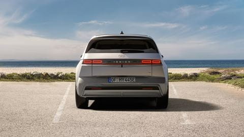 hyundai-ioniq-5-exterior-gravity-gold-matte-0624-05