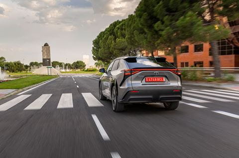 2025_bZ4X_Dynamic_006