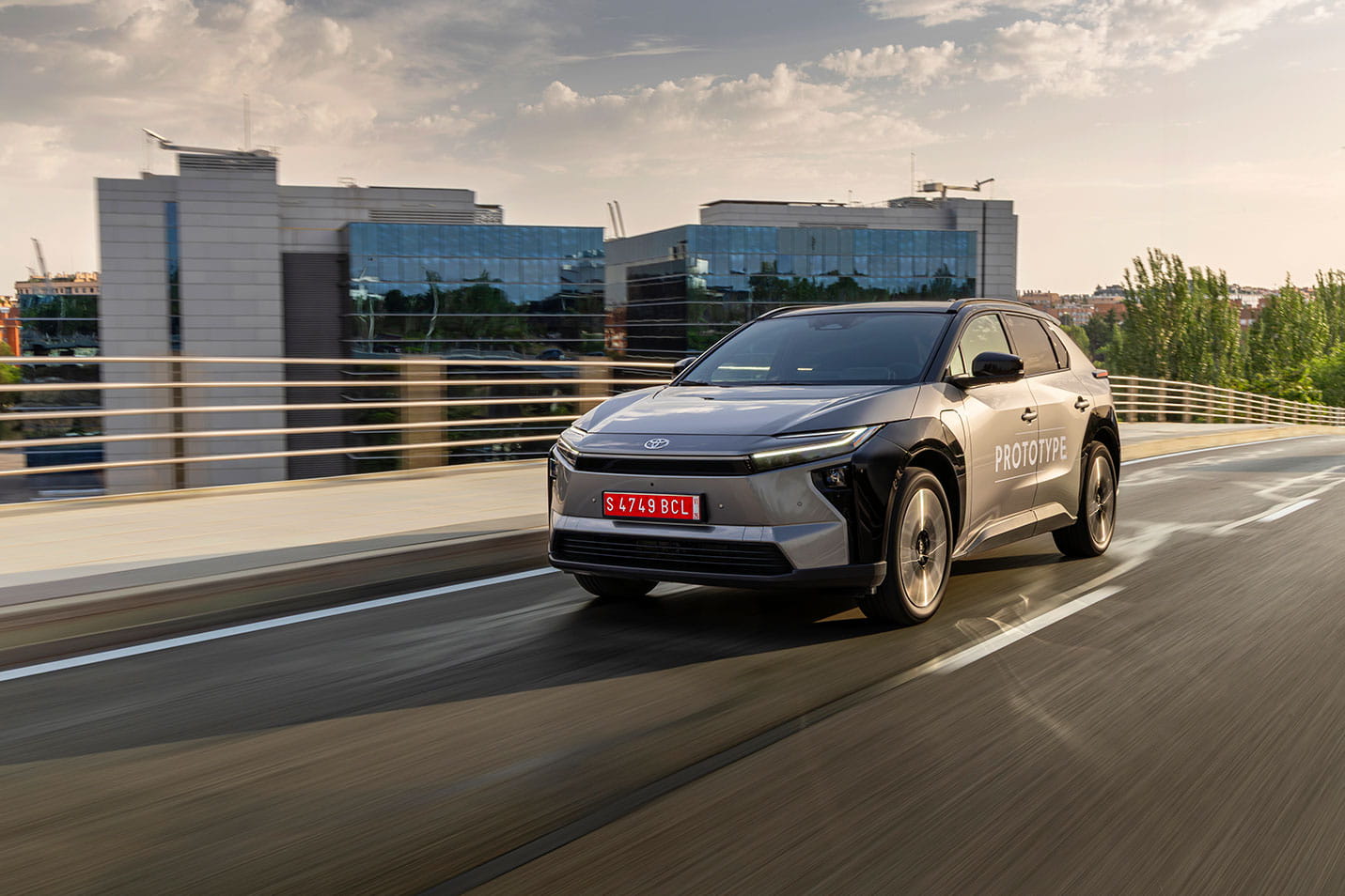 2025_bZ4X_Dynamic_001