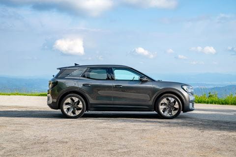 FORD_EXPLORER_Magnetic_Grey_34-LOW