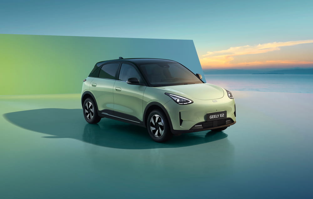 11_Geely_E2_Sidefront