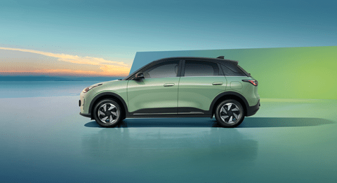 Geely E2 vs Citroën ë-C3 4_Geely_E2_Side