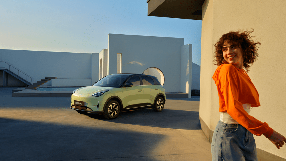 9_Geely_E2_Side
