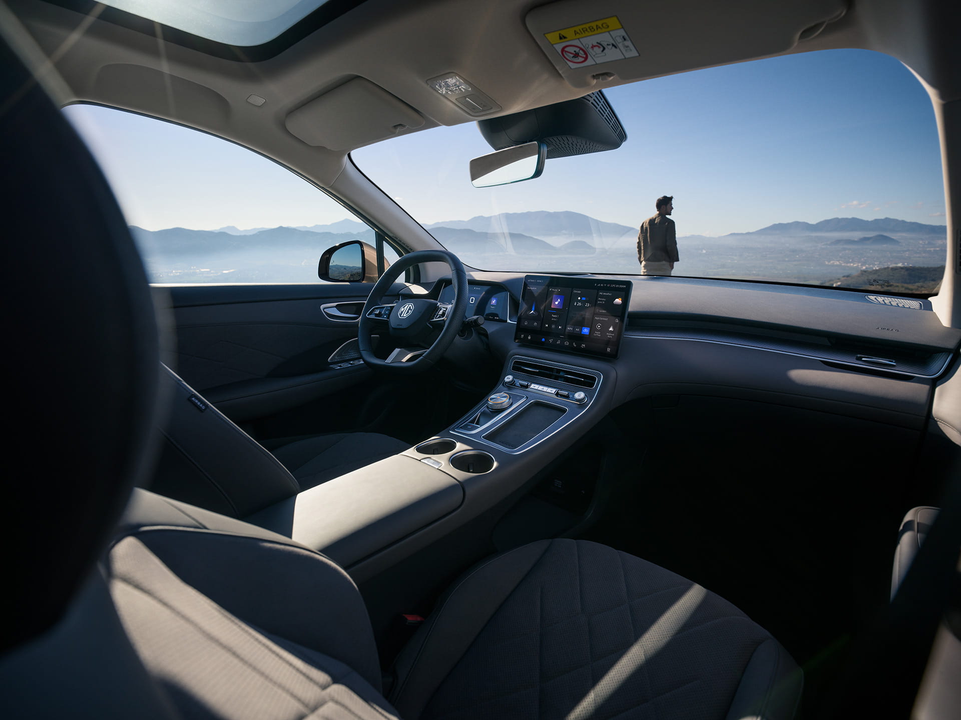 MGS6EV_InteriorFront