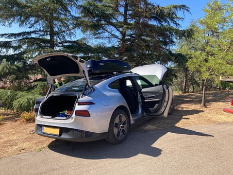 broken down car - no licence plate