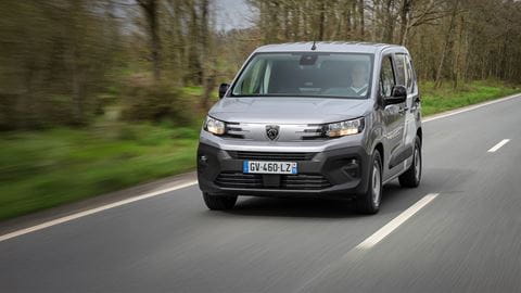 Peugeot_E-Partner_15