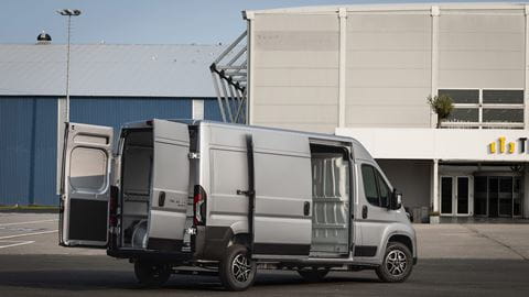 Proace-Max-5