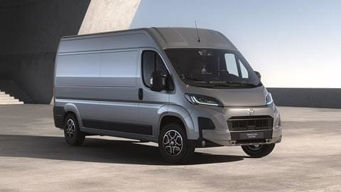 Toyota_Proace_4