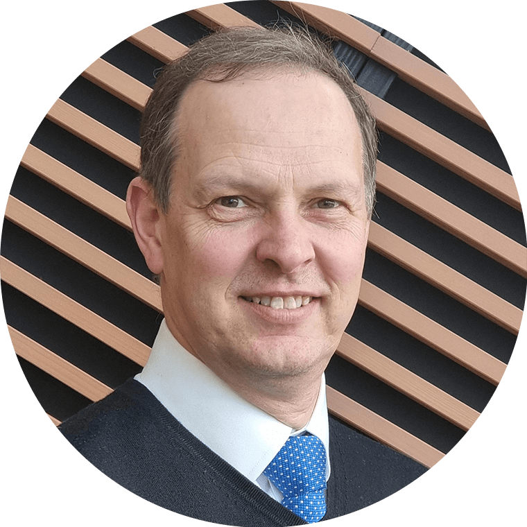 Headshot of Steve Crawshaw