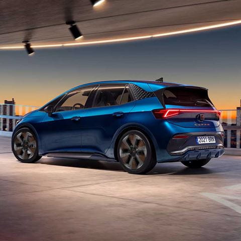 Auto-sportive-per-neopatentati_Cupra-Born-e-Boost