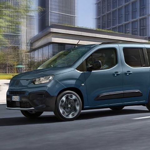 Veicoli-commerciali-compatti--_Fiat-Dobl