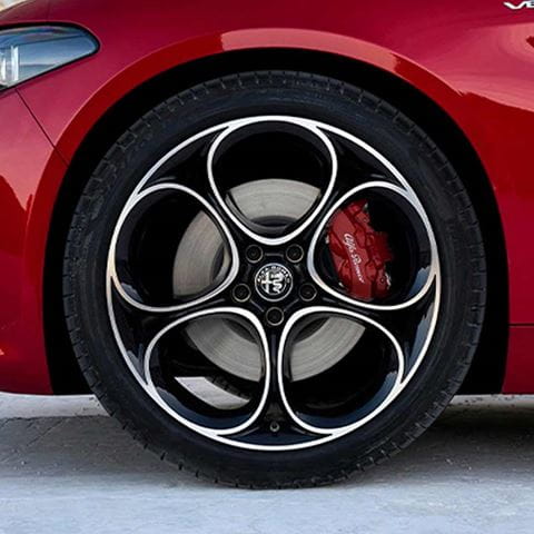 alfa-romeo-giulia-01_ImageInterna