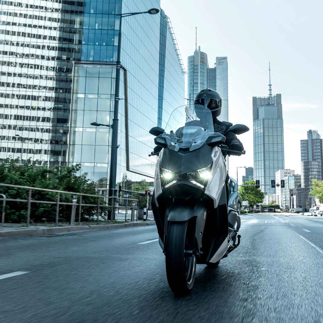 Ayvens_Blog_1200x900_ImageInterna_Yamaha-XMAX-300-