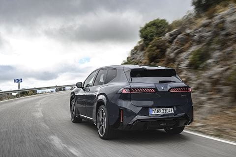 P90626754_highRes_the-new-bmw-ix3-50-x