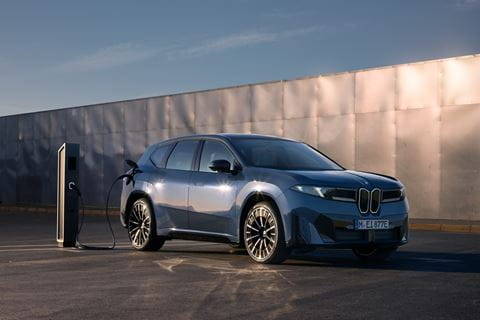 P90615624_lowRes_the-new-bmw-ix3-50-x