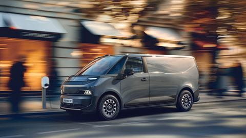6Renault-Trafic-Van-E-Tech-electric