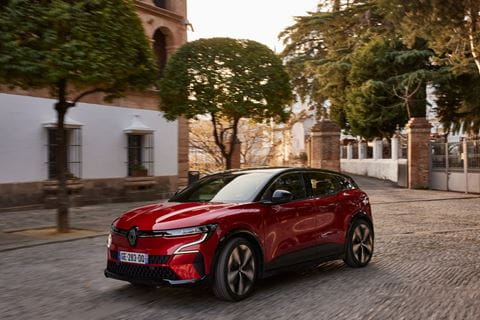 renault-megane-e-tech-rijdend
