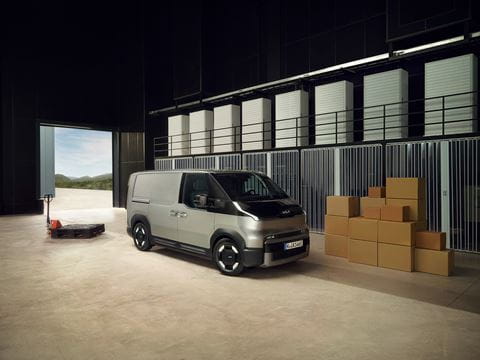 PV5_Cargo_MY26_LS_34Front_72dpi (1)