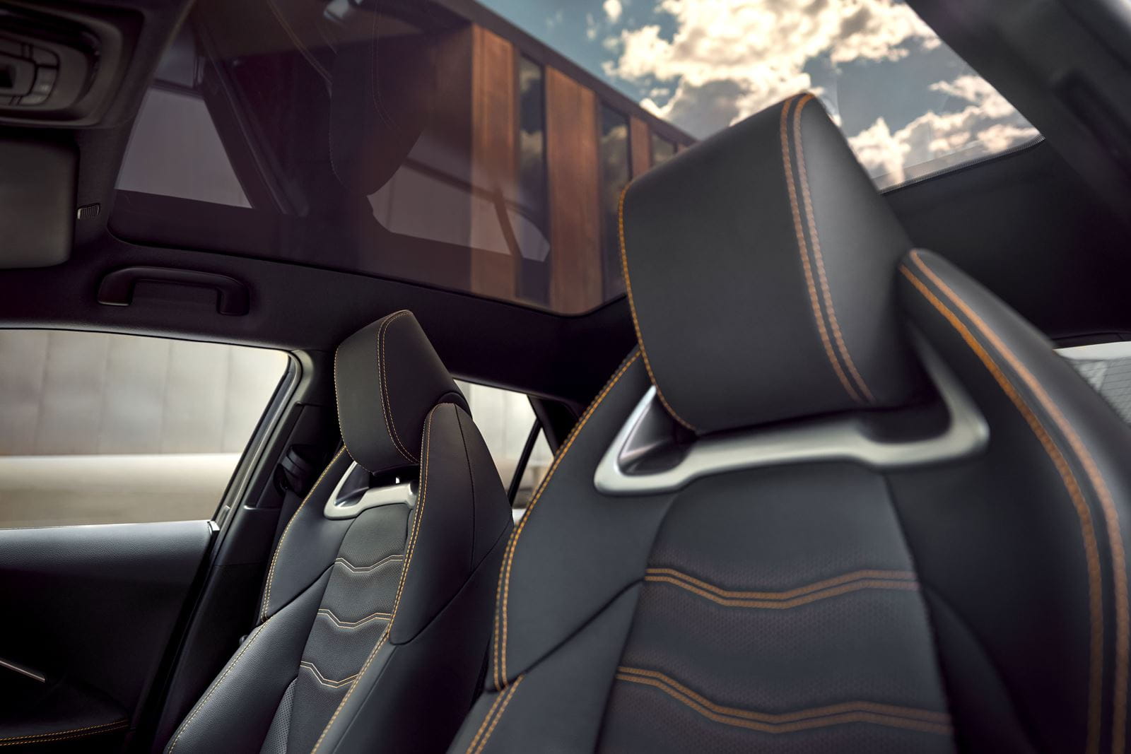 TOY_C-HR_2023_LAUNCH_HUB_CON_IMG_BANK_34