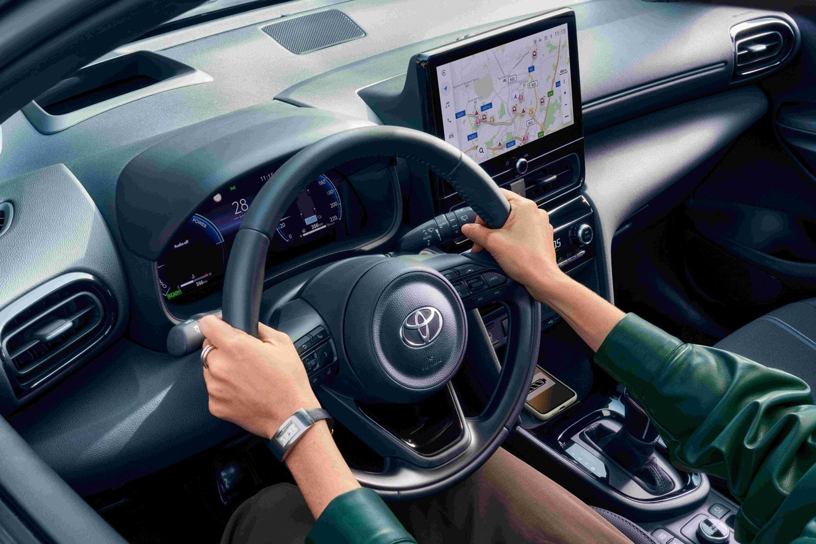 TOY_YARIS_CROSS_MC_2024_HUB_CON_IMG_BANK_17