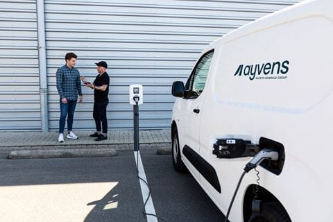 Medium-NL_22_257-with-logo