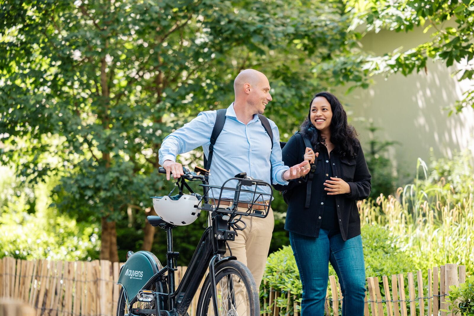 Large-Ayv_image_corporate_commuting_2colleagues
