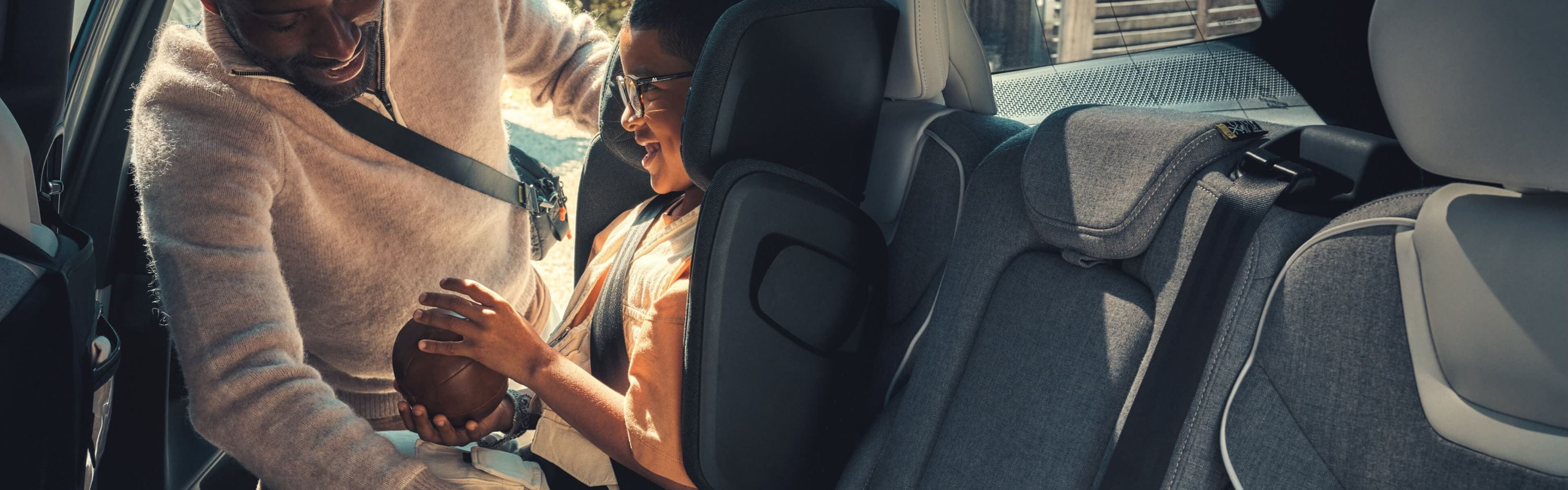 Blog header - Volvo driving with children2