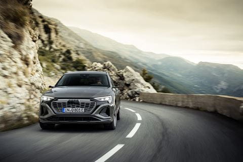 Paragraph-Audi-Q8-etron-front