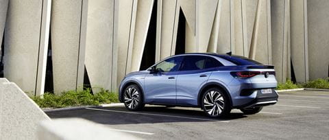 DB2022AU00267_small_crop