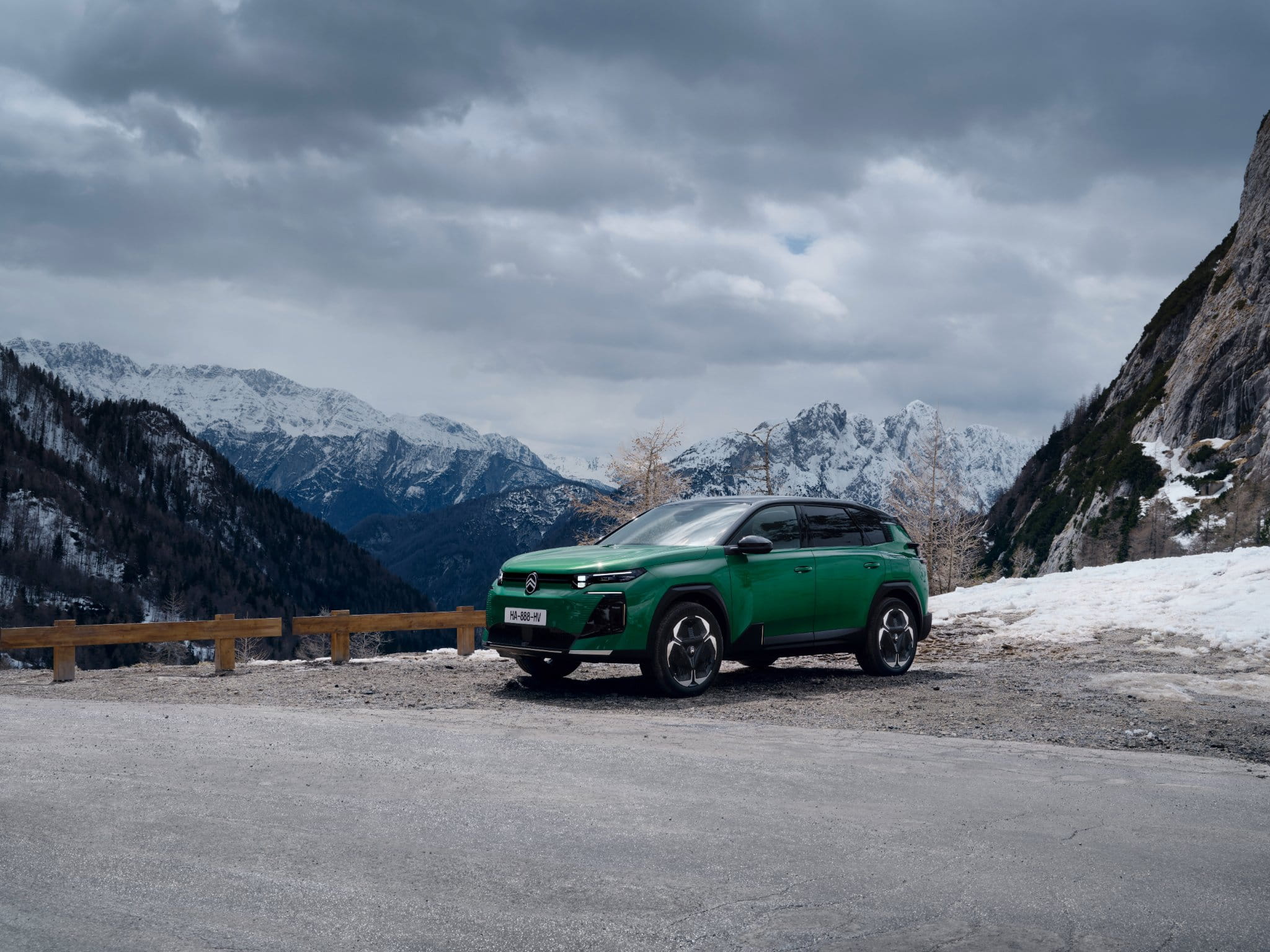 2_Citroen_C5Aircross_Side