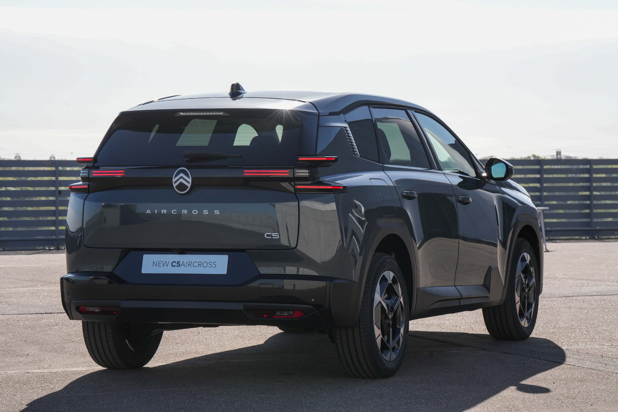 3_Citroen_C5Aircross_Rear