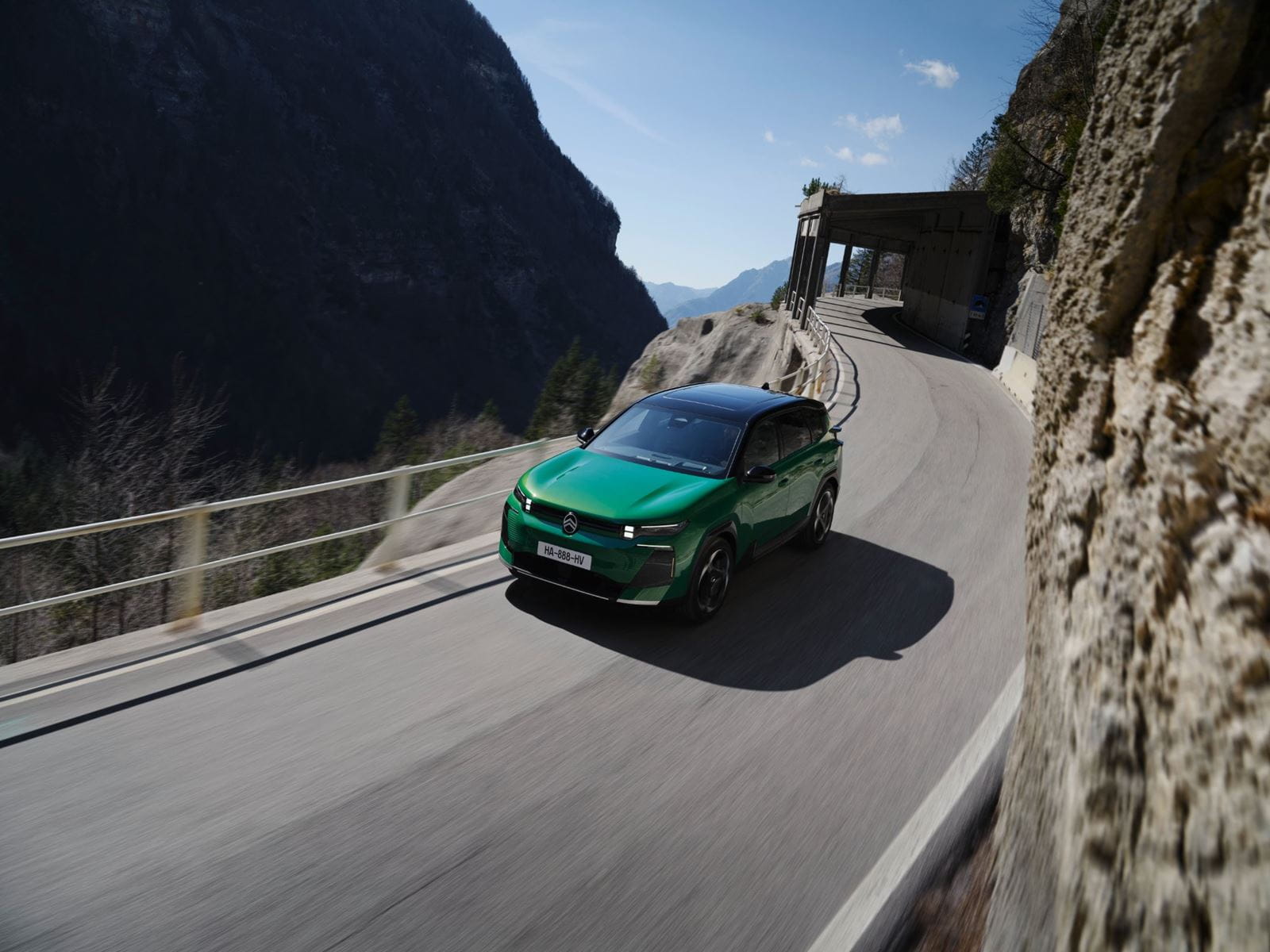 7_Citroen_C5Aircross_Road