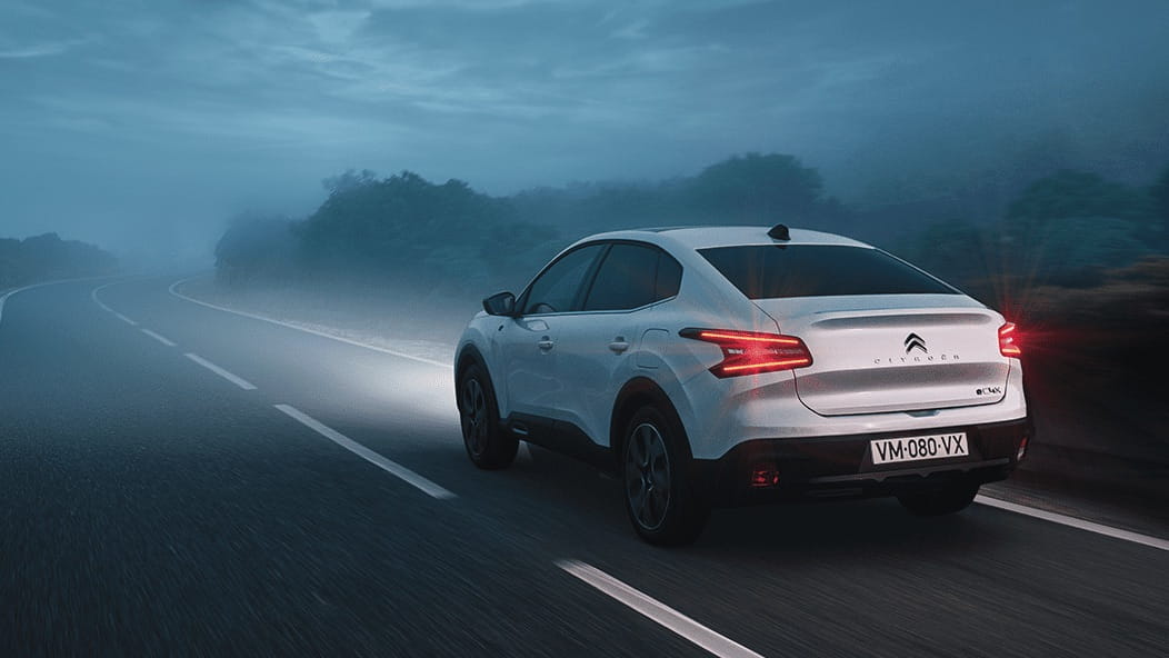 Citroen_ec4x_hero banner