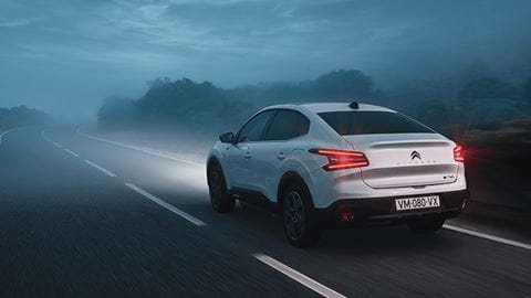 Citroen_ec4x_hero banner