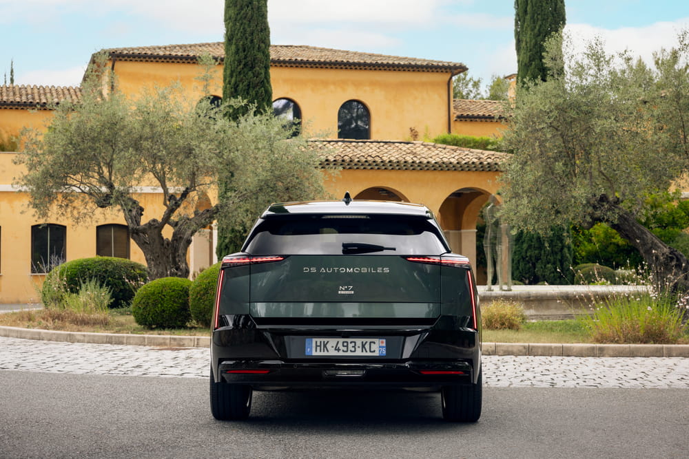 4_DSN7_Rear