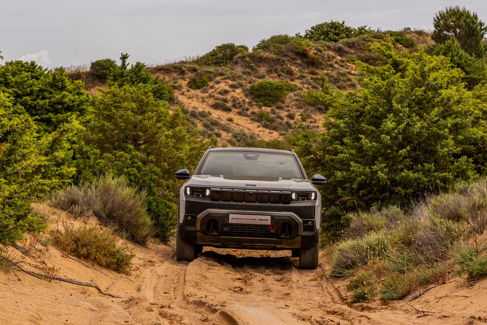 11_Jeep_Compass_Offroad