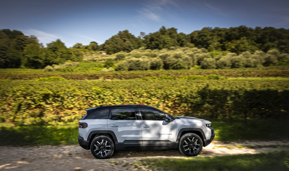 2_Jeep_Compass_Side