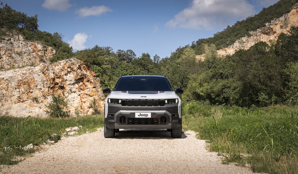 3_Jeep_Compass_Front