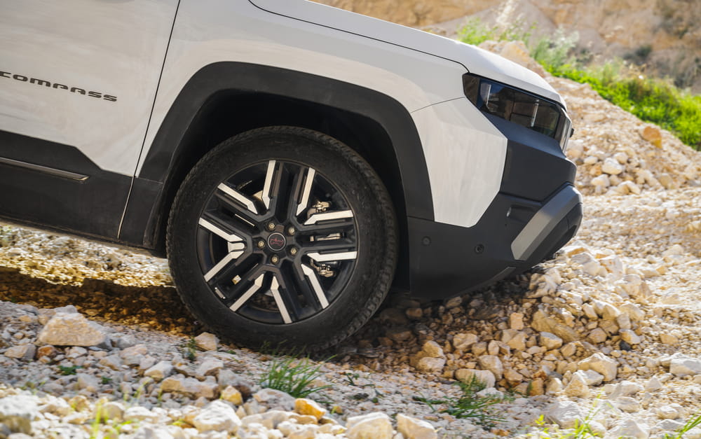 4_Jeep_Compass_Wheel