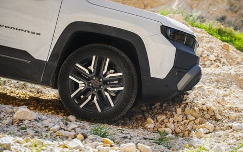 4_Jeep_Compass_Wheel