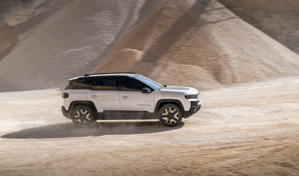 8_Jeep_Compass_Side