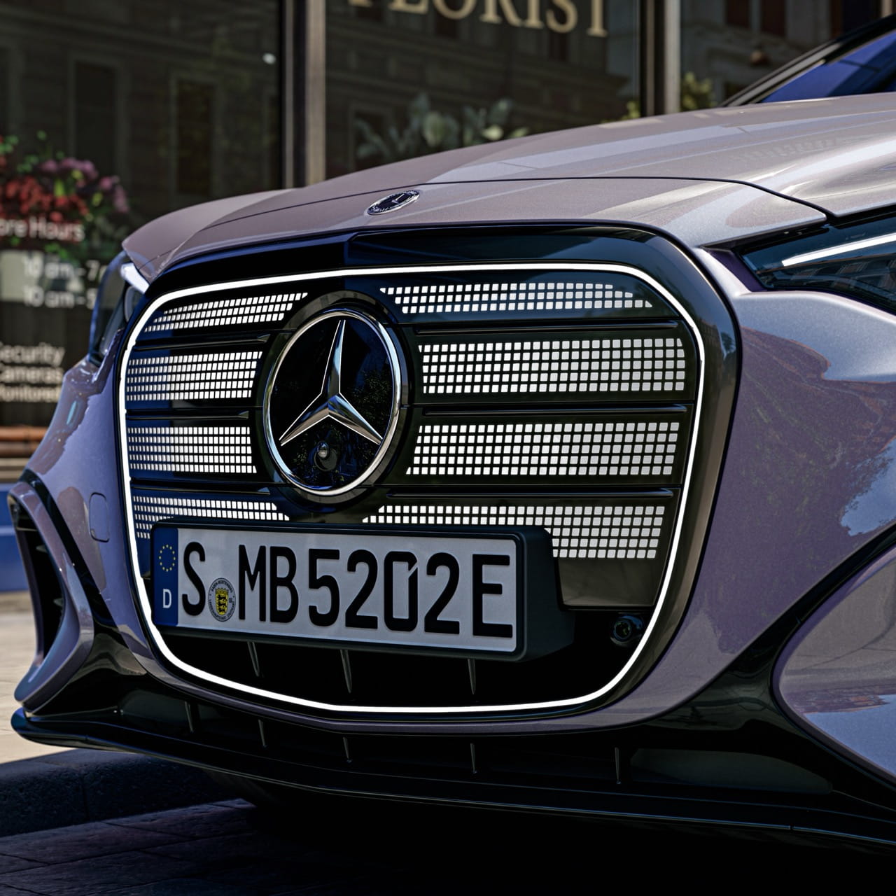 c-classe-front details